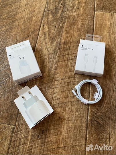 Оригинальная зарядка на iPhone 20W новая,быстрая