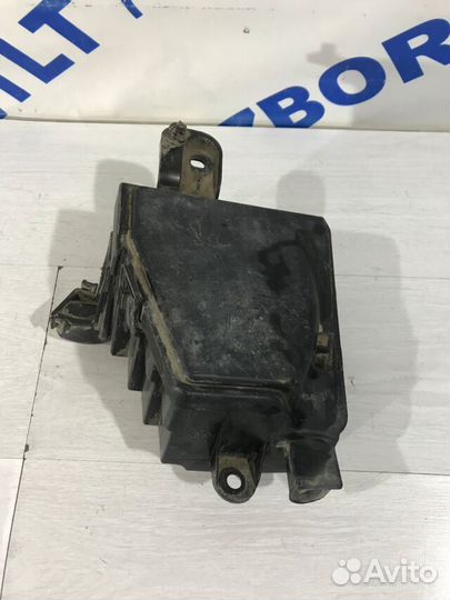 Корпус блока предохранителей renault sandero 1 1.6