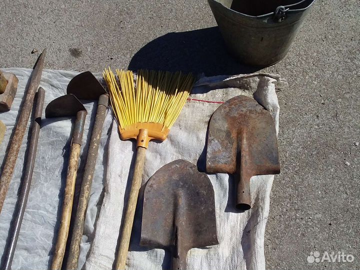 Тиски,Лопата, мотыга СССР. Молоток и др