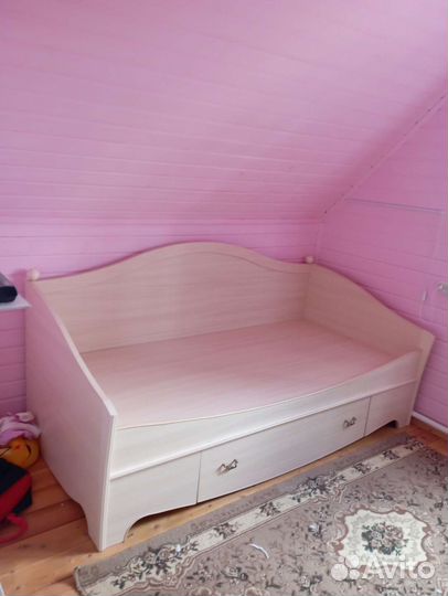 Спальный гарнитур