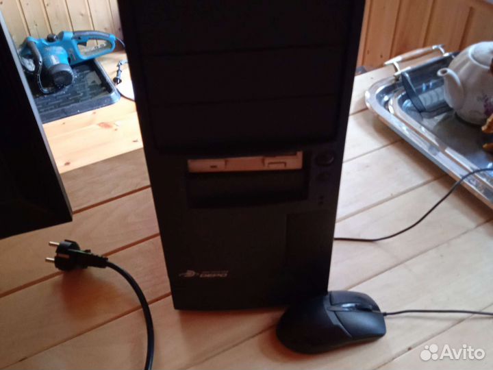 Монитор Acer. С компьютером