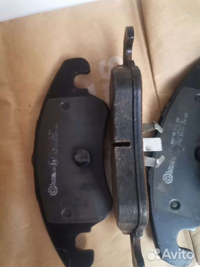 Тормозные колодки Brembo P85098 для Audi