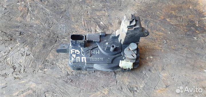 Замок двери передней правой Opel Astra H 2004-2014