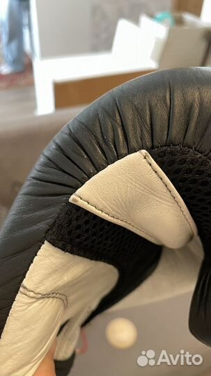 Боксерские перчатки