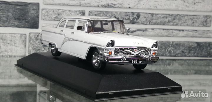 Газ-13Чайка.(«IST models»модель-1;43)