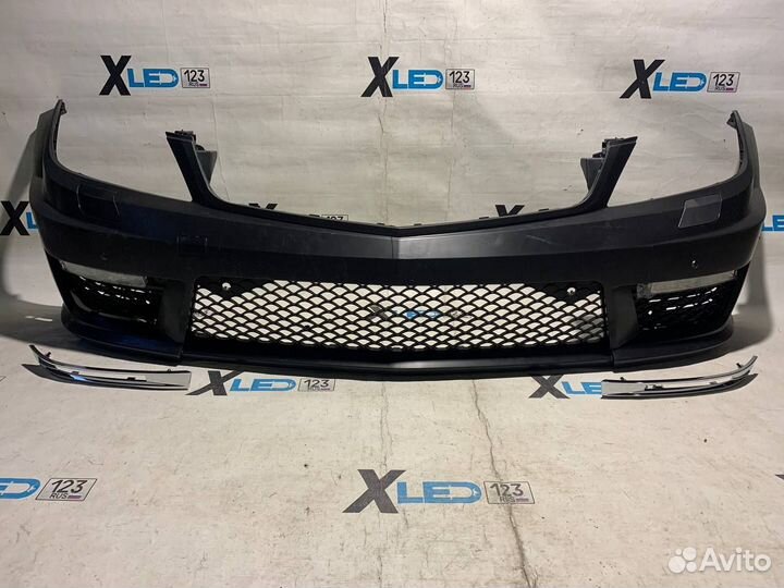 Передний бампер Mercedes w204 С63 AMG в сборе