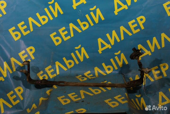 Нижнее опора радиатора Ford Focus 1