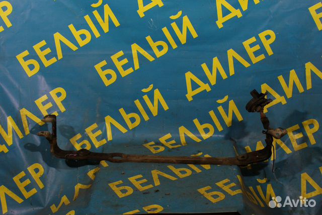 Нижнее опора радиатора Ford Focus 1