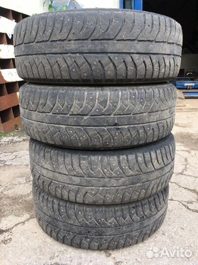 Bridgestone Ice Cruiser 7000 235/65 R17