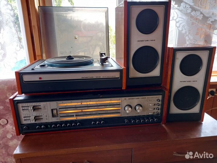 Транзисторная радиола Элегия 102 Стерео