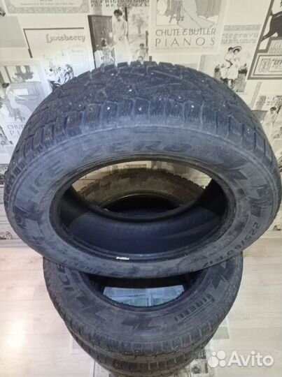 Pirelli Ice Zero 2.25/60 R17