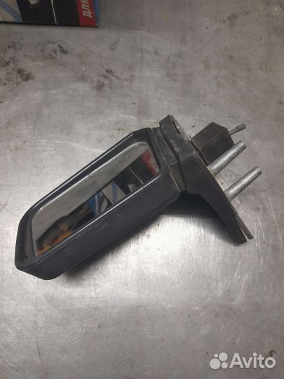 Зеркало заднего вида