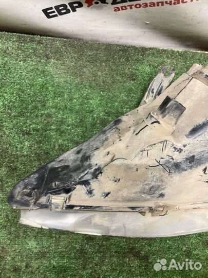 Фара правая Ford Focus 1 универсал 1.8 zetec-E EFI