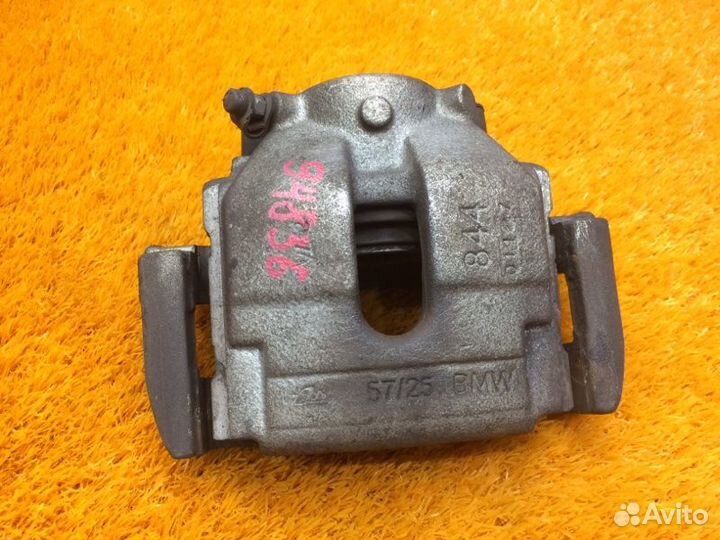 Суппорт передний левый Bmw X3 E83 N52B25A 2007