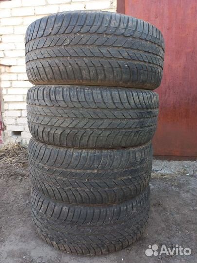 Goodyear OptiGrip 215/55 R16