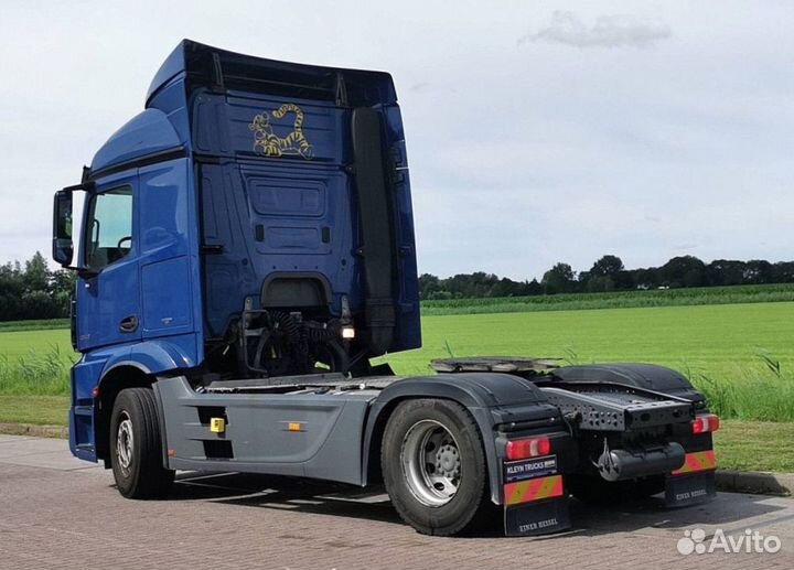 Pазбираем грузовик Mercedes-Benz Actros mpiv с 201