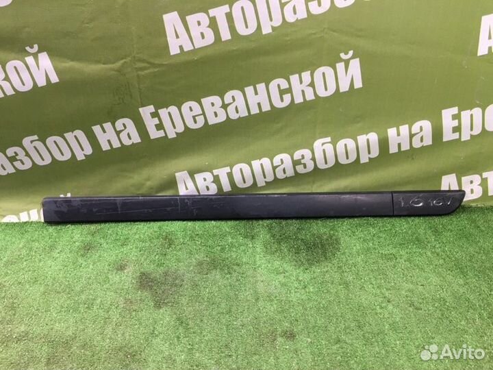 Молдинг двери передний правый Renault Megane 2