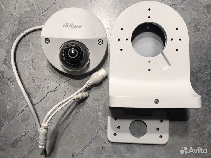 Камера видеонаблюдения купольная