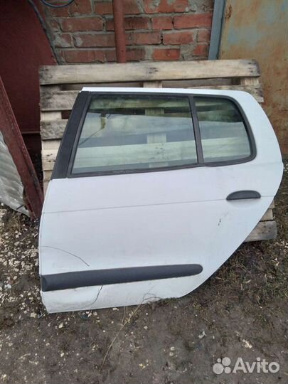 Дверь задняя левая рено меган 1