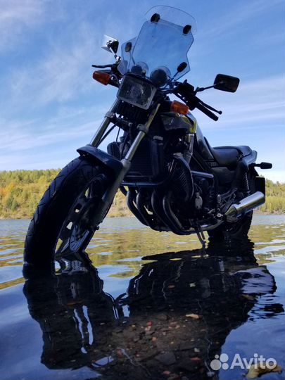 Yamaha FZX 750