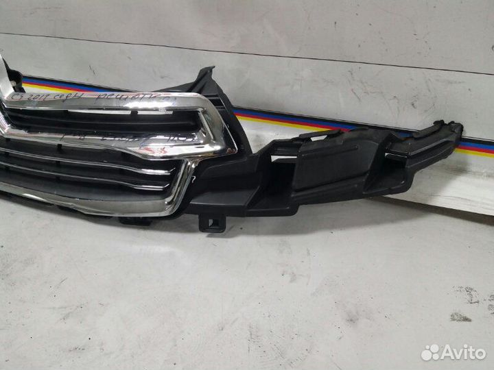 Решетка радиатора в сборе Citroen C4 2