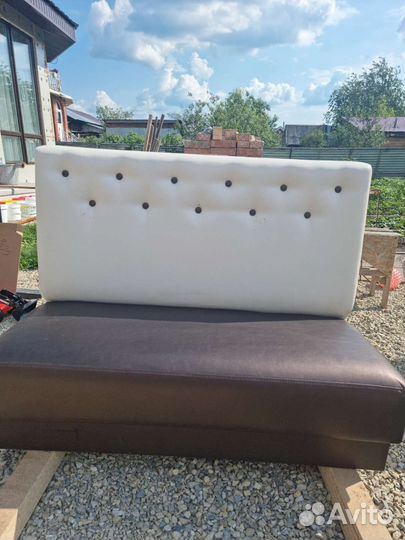 Кожаный диван бу