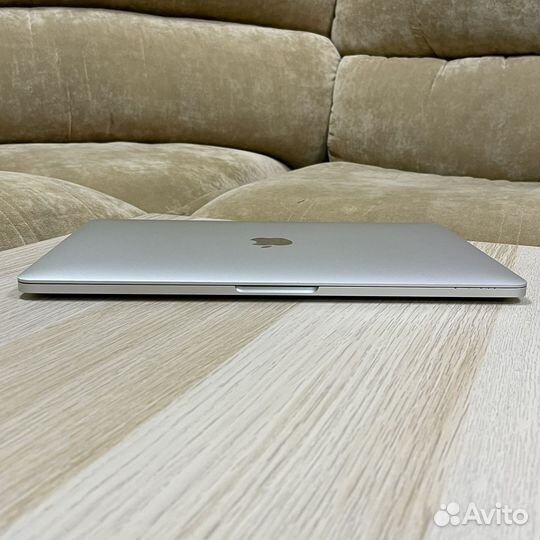 MacBook Pro 13 2017 i5/8/256gb (0 циклов)