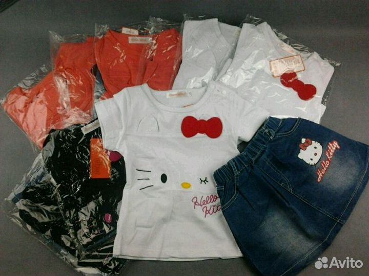 Костюм юбочный новый