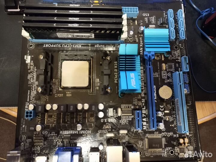 Материнская плата с процессором