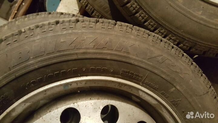 Продам 2 комплекта зимней резины на дисках