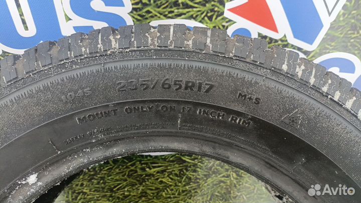 Goodyear UltraGrip Ice 235/65 R17 122Y