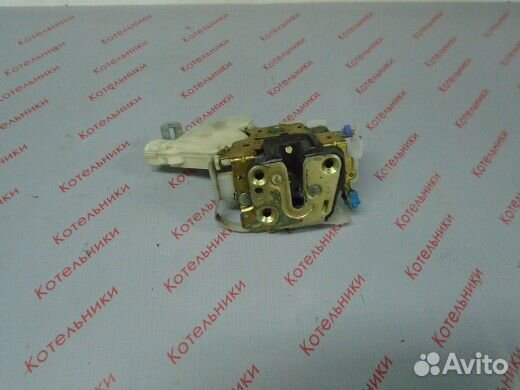 Nissan 80502-2Y910 Замок передний правый