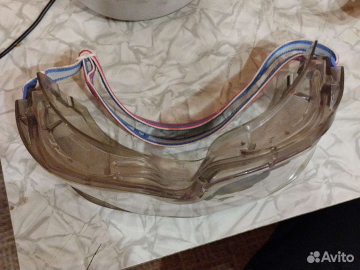 Горнолыжные очки uvex