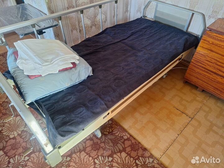 Медицинская кровать для лежачих больных бу