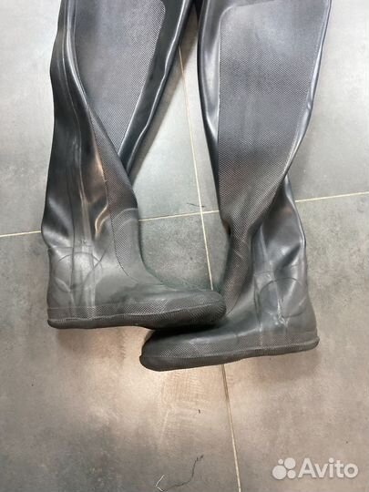 Сухой гидрокостюм для дайвинга