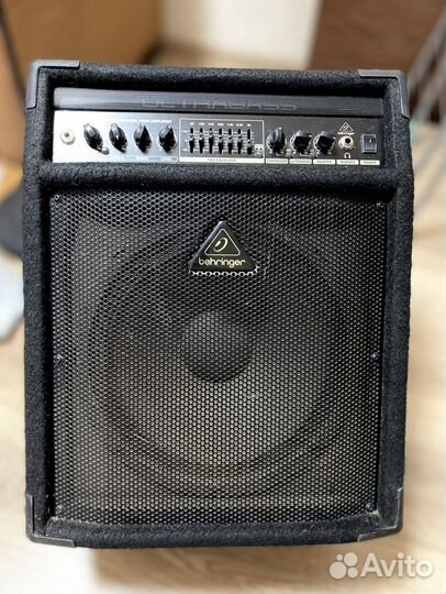 Басовый комбоусилитель behringer ultrabass BXL1800