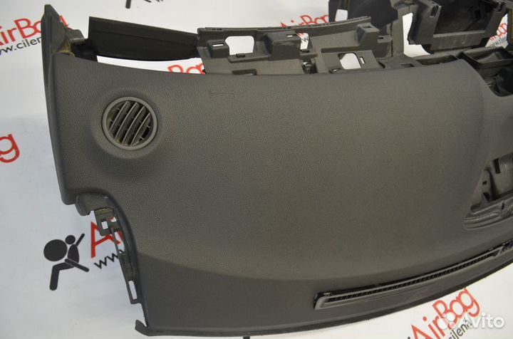 Торпедо панель приборов Honda Legend