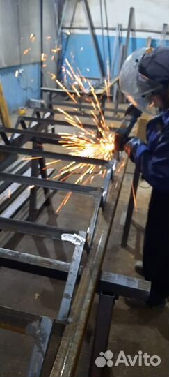 Металлокаркас лестницы