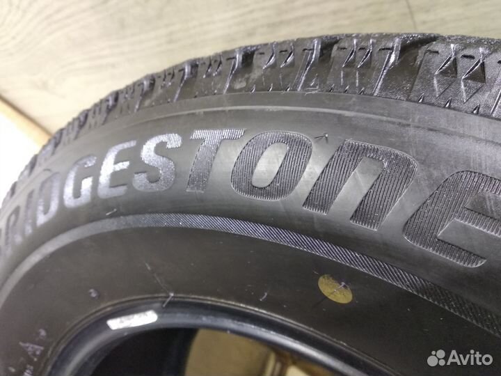 Bridgestone Blizzak VRX2 215/60 R16
