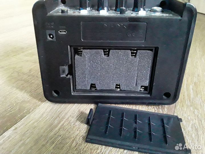 Комбоусилитель гитарный на батарейках Nux Lite BT