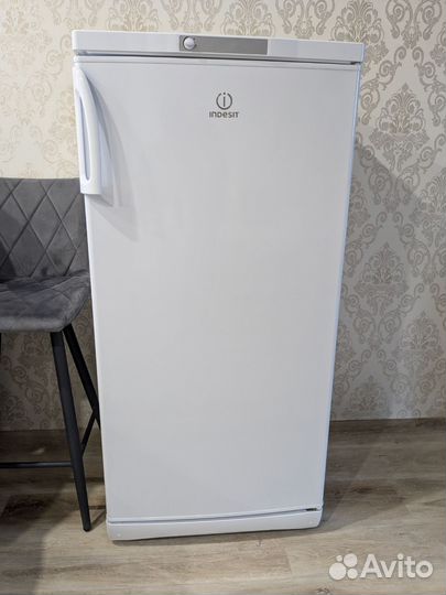 Холодильник indesit