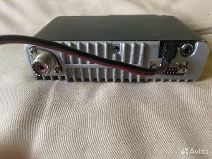 Автомобильная рация VX2000U