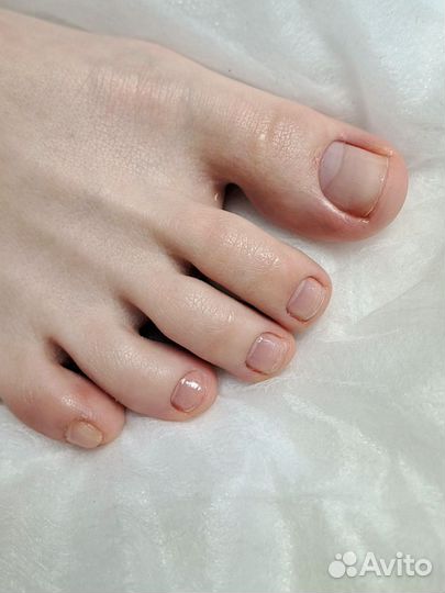 Модель на педикюр