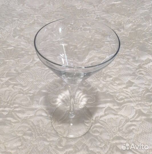 Новый красивый бокал