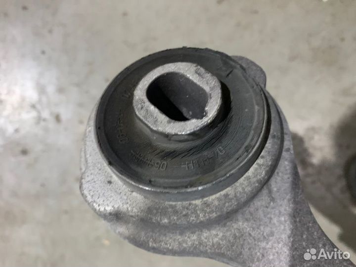 Рычаг продольный передний правый Mercedes-Benz