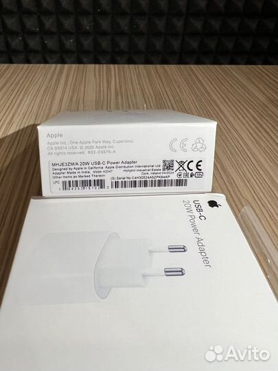 Оригинальный блок питания на iPhone 20w