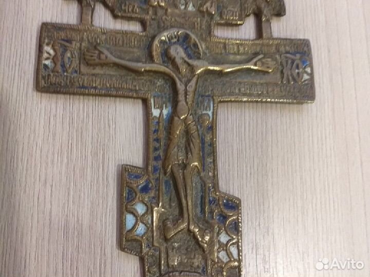 Крест с херувимами