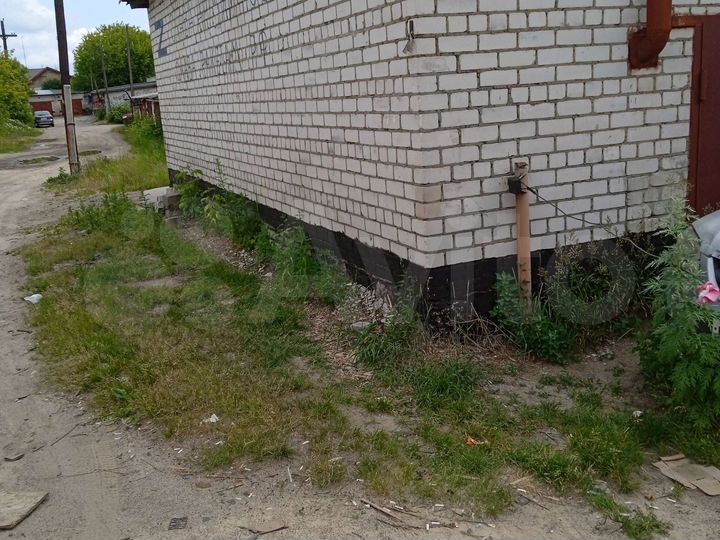 Гараж, > 30 м²