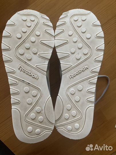 Кроссовки женские