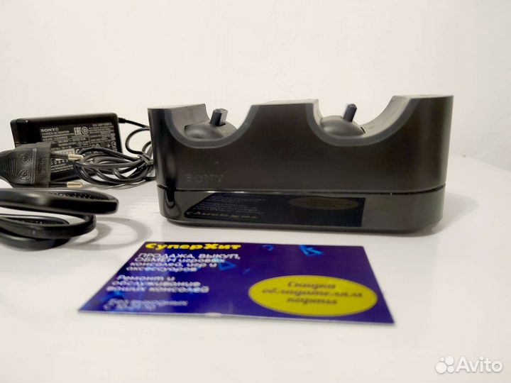 Оригинальное зарядное устройство для геймпадов PS4